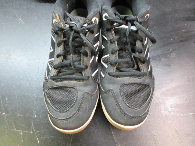 Load image into Gallery viewer, Used New balance baseball Cleats Good condition Size 5
