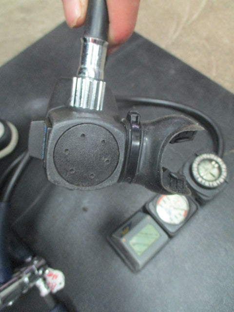 Load image into Gallery viewer, Used Scuba Pro MK10 Scuba Regulator

