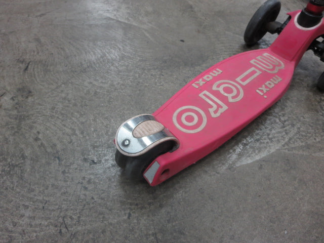 Load image into Gallery viewer, Used Micro Maxi Fold Up Scooter in Pink
