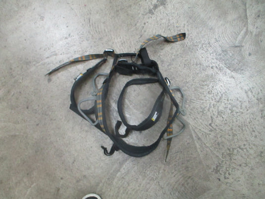 Used Singing Rock Climbing Sit Harness Size Large