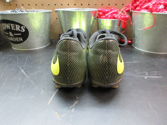 Load image into Gallery viewer, Used Nike Bravata II Soccer Cleats - Size Youth 1
