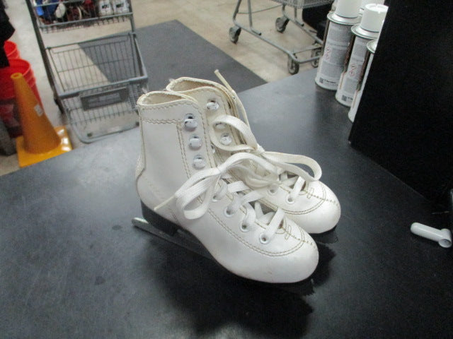 Load image into Gallery viewer, Used CCM Figure Skates White Youth Size 9
