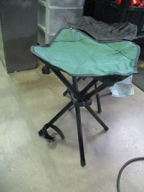 Load image into Gallery viewer, New World Famous Sports Camp Stool w/ Carry Bag
