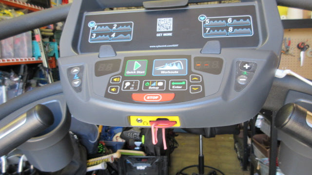 Load image into Gallery viewer, Used Cybex 525T Treadmill  Vibration at speeds under 2mph
