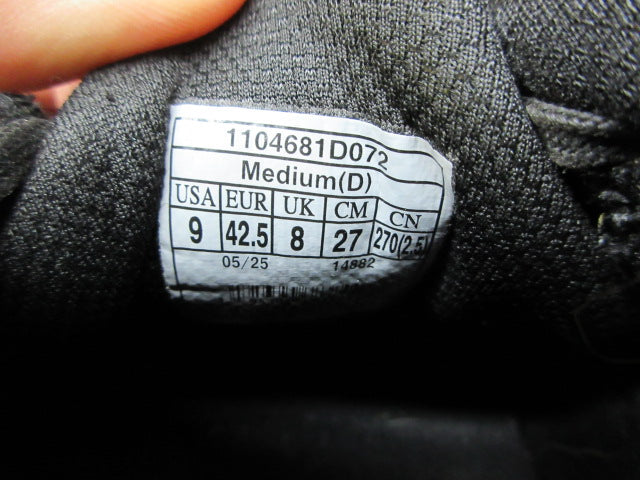 Load image into Gallery viewer, Used Brooks Revel 8 Sneakers - Size 9
