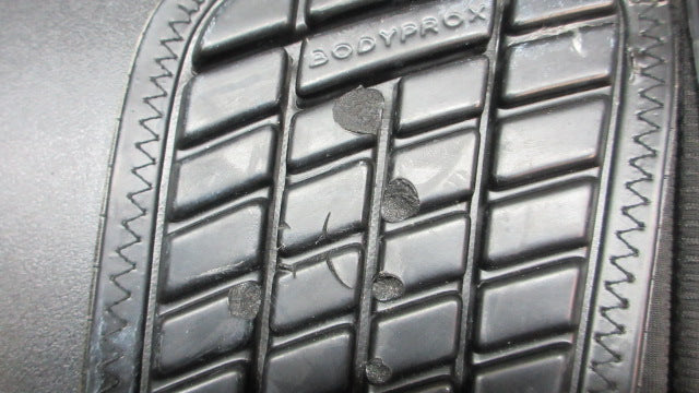 Load image into Gallery viewer, Used Bodyprox Soccer Shin Guards - Youth
