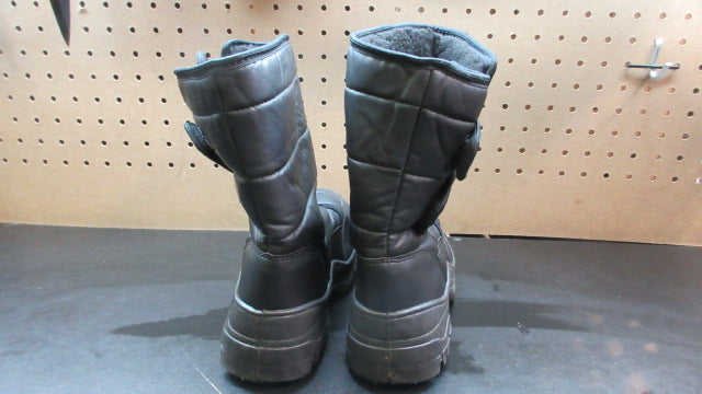 Load image into Gallery viewer, Used WFS Snow Boots - Size Youth 4
