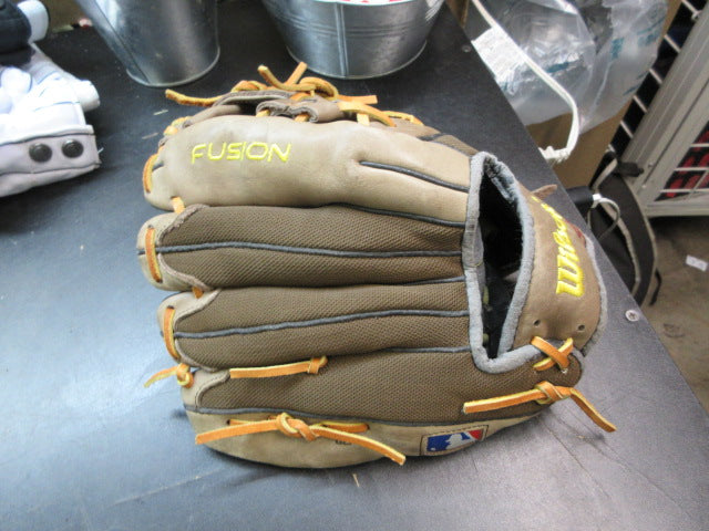 Load image into Gallery viewer, Used Wilson A600 12" Leather Glove - RHT

