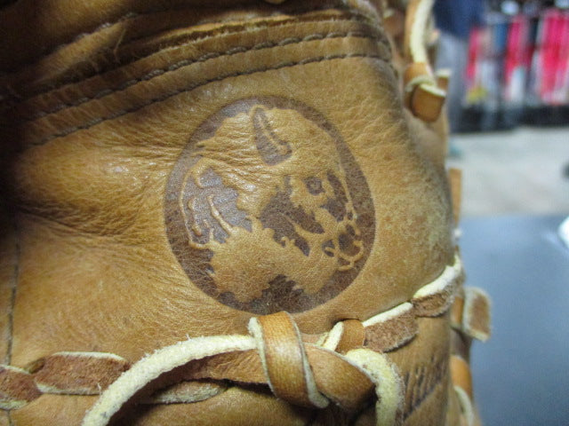 Load image into Gallery viewer, Used Nokona Limited Edition CM225BF Genuine Range Buffalo Catchers Glove
