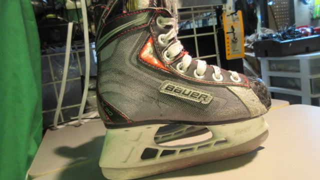 Load image into Gallery viewer, Used Bauer Kids Vapor 12.5K Hockey Skates (Worn)
