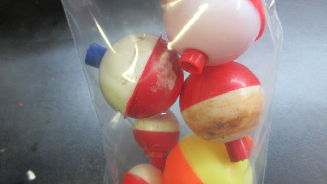 Load image into Gallery viewer, Used Fishing Bobbers - 6 Piece
