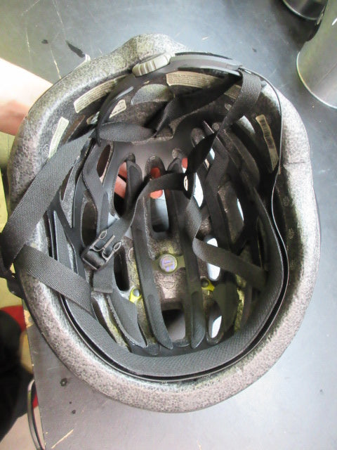 Load image into Gallery viewer, Used Giro Mips Isode Bike Helmet - 54-61cm
