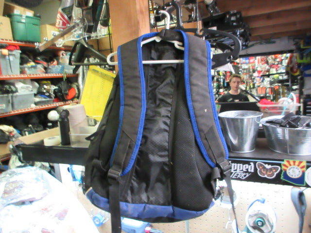 Load image into Gallery viewer, Used Athletico Baseball Backpack
