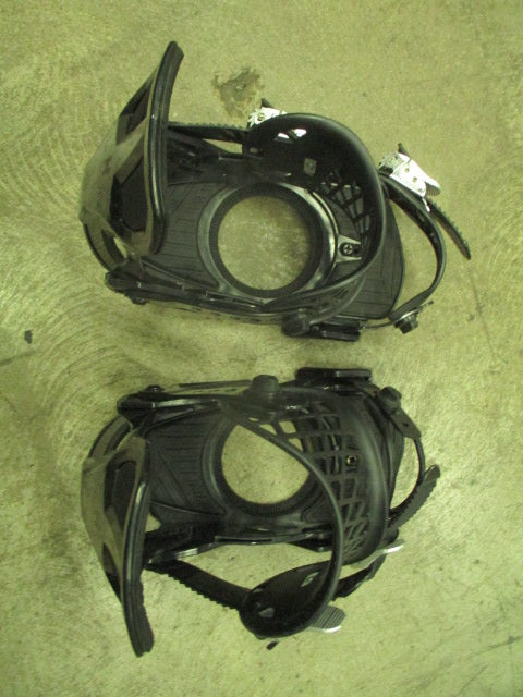 Used M8trix Snowboard Bindings Size Small (Missing Discs)