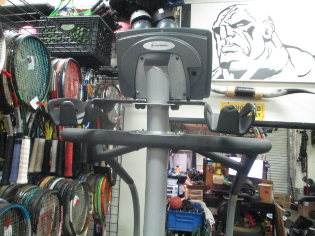 Load image into Gallery viewer, Used StairMaster SM5 StepMill  w/10&quot; Touch Screen
