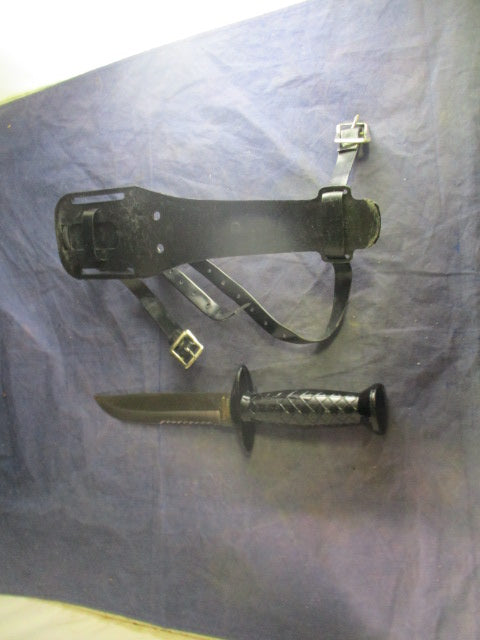 Load image into Gallery viewer, Used Vintage Aqua Lung US Divers SS Diver&#39;s Knife &amp; Sheath - Japan
