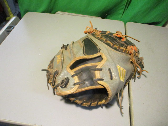 Load image into Gallery viewer, Used Wilson A2000 SuperSkin Spin Control SCM1D 33.5&quot; Catchers Mitt
