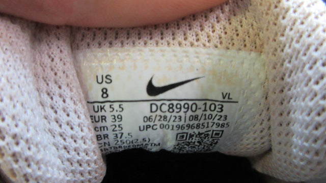 Load image into Gallery viewer, Used Nike Hyper Diamond 4 Softball Cleats - Size 8

