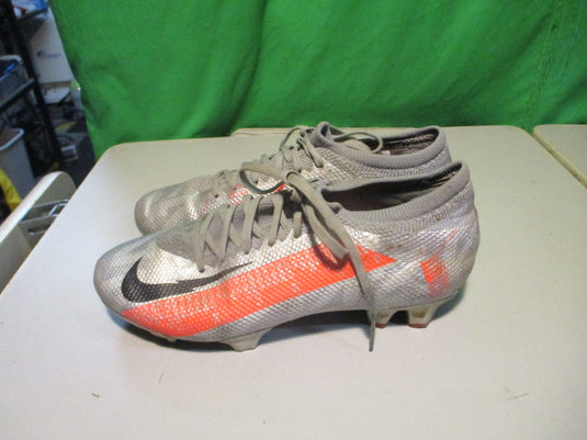 Used Nike Vapor Size 4.5 Soccer Cleats