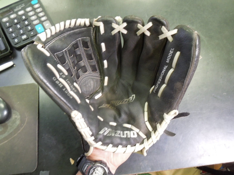 Load image into Gallery viewer, Used Mizuno Shadow Pro Model RHT 13" Softball Glove
