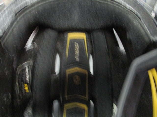 Load image into Gallery viewer, Used Easton E600 Adult Medium Hockey Helmet With Clear cage
