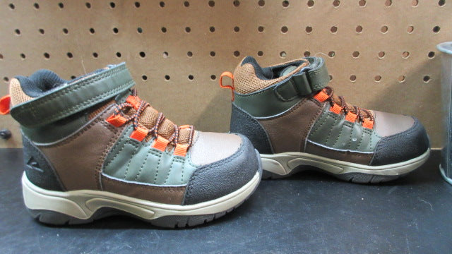 Load image into Gallery viewer, Used Ozark Trail Toddler Boy Water Resistant Hiker Boots - Size Youth 10
