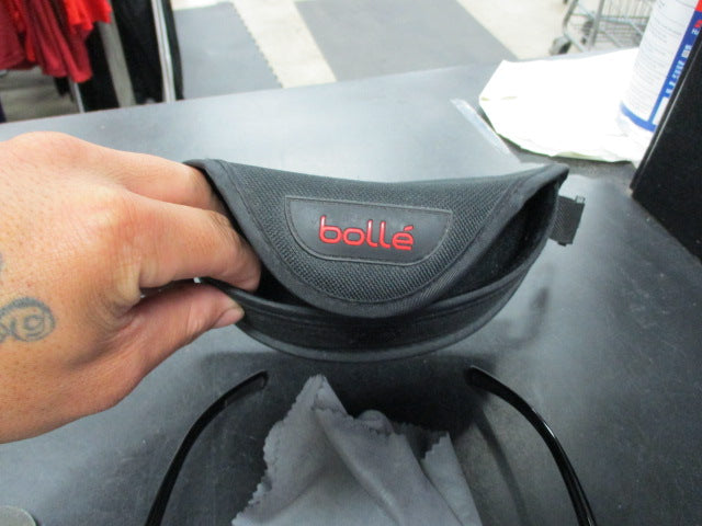Load image into Gallery viewer, Used Bolle Recoil Sunglasses
