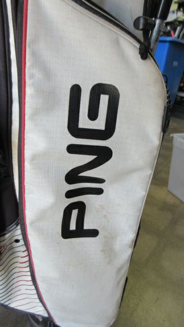 Load image into Gallery viewer, Used Ping E2 Enhanced Ergonomics Golf Stand Bag w/ Carry Strap - wear
