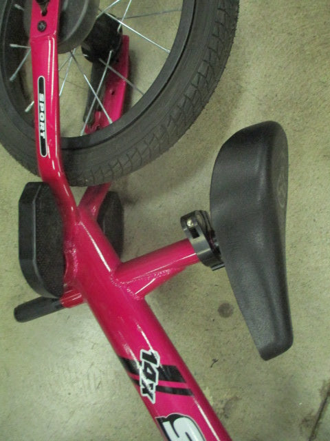 Load image into Gallery viewer, Used Strider Sport 14x Balance Bike
