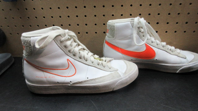 Load image into Gallery viewer, Used Nike Blazer Mid '77 Shoes - Size 7
