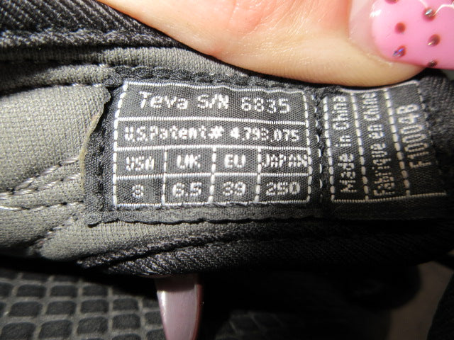 Load image into Gallery viewer, Used Teva Minam Hiking Sandal - Size 8
