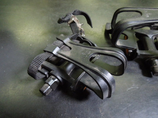 Used ZONKIE Bike Pedals with Toe Clip NW-288 R3 For Road or Street Bike