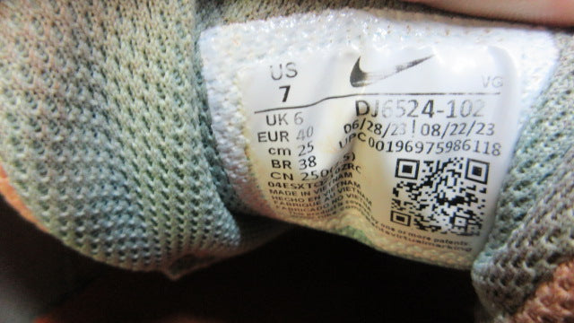 Load image into Gallery viewer, Nike Diamond FastFlex Baseball Cleats - Size 7
