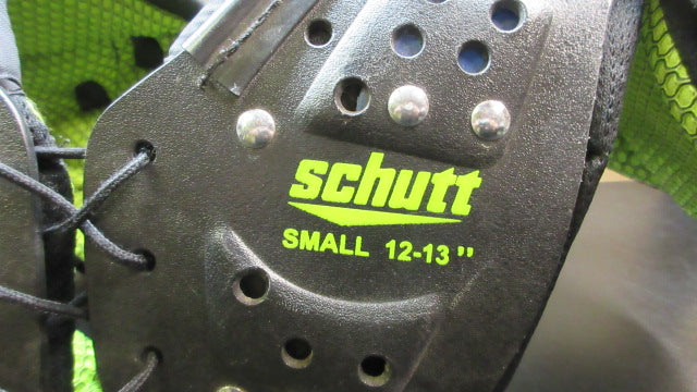 Load image into Gallery viewer, Used Schutt Y Flex 4.0 Youth Shoulder Pads - Size Small (26-28&quot;)
