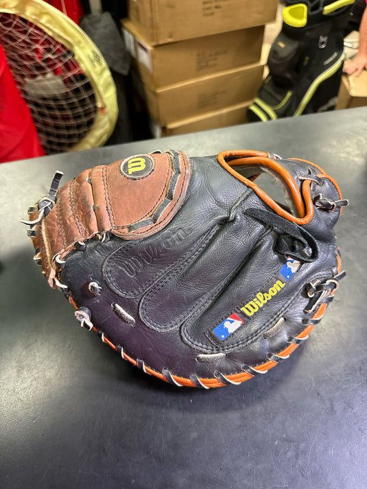 Used Wilson A2564 Staff Series Ivan R. Pro-Toe Catchers Mitt RHT