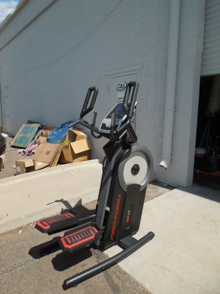 Load image into Gallery viewer, Used ProForm H7 Hiit Elliptical Trainer
