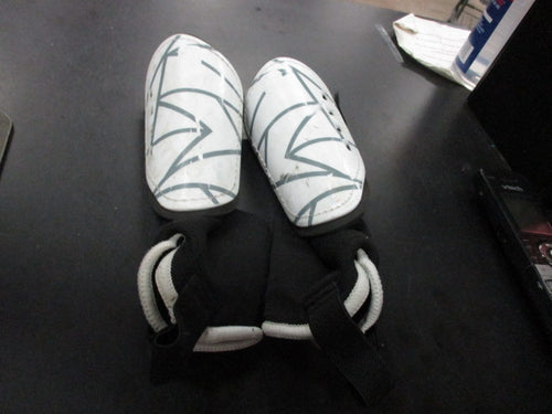 Used DSG Youth Small Shin Guards