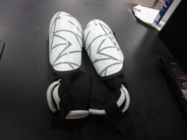 Load image into Gallery viewer, Used DSG Youth Small Shin Guards
