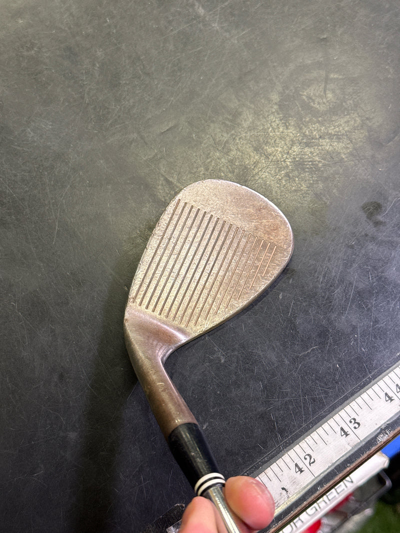 Load image into Gallery viewer, Used Cleveland Tour Action REG 588 60º Right Hand Lob Wedge

