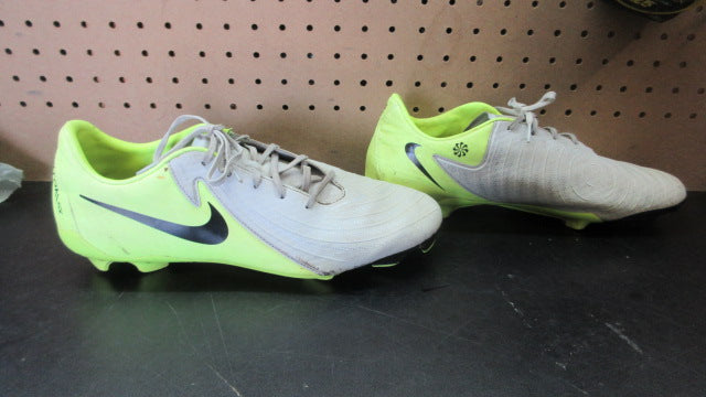 Load image into Gallery viewer, Used Nike Men's Phantom GX II Academy Soccer Cleats - Size 11

