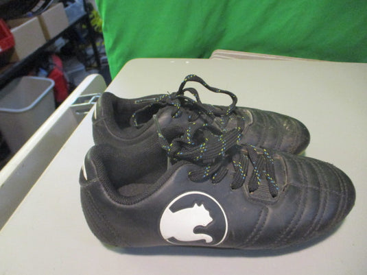 Used Puma Size 12 Kids Soccer Cleats