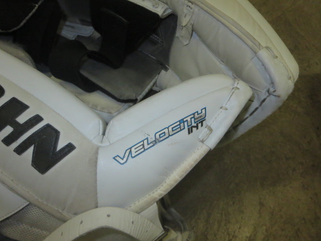 Load image into Gallery viewer, Used Vaughn Velocity Intermediate Goalie Leg Pads 31+2
