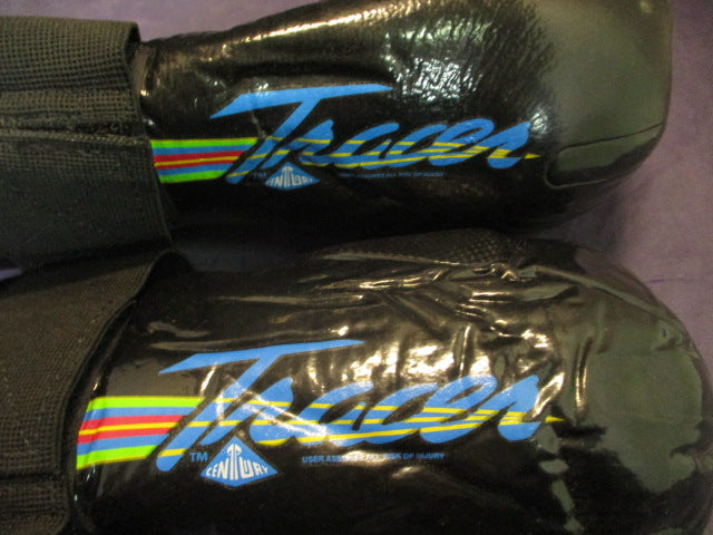 Load image into Gallery viewer, Used Vintage Century Tracer Sparing Gloves Size M/L
