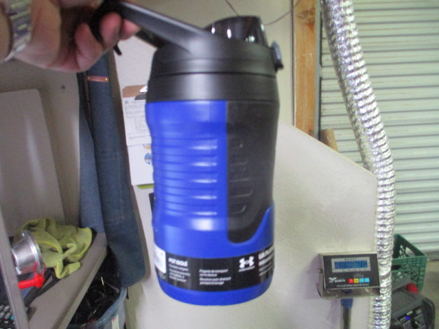 Load image into Gallery viewer, New Under Armour Insulated 32oz PlayMaker Jug Royal Blue
