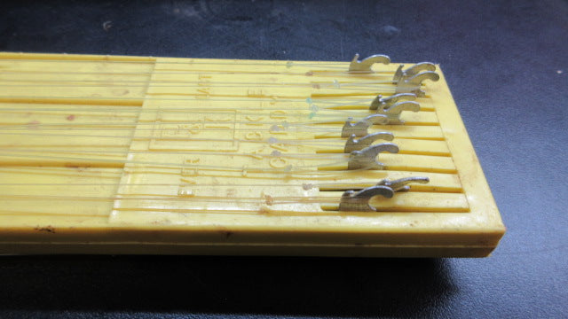 Load image into Gallery viewer, Used Vintage P &amp; K Everlast Tackle Caddy w/ Snelled Hooks
