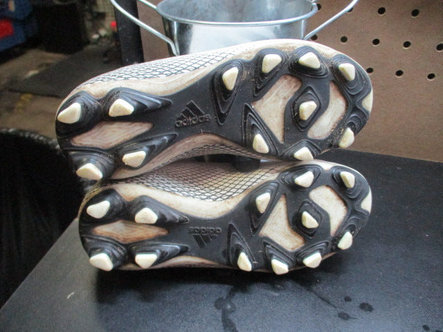 Load image into Gallery viewer, Used Adidas Soccer Cleats Youth Size 10.5K
