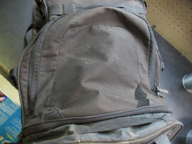 Load image into Gallery viewer, Used Rawlings Catchers Rolling Bag *HAS A HOLE*
