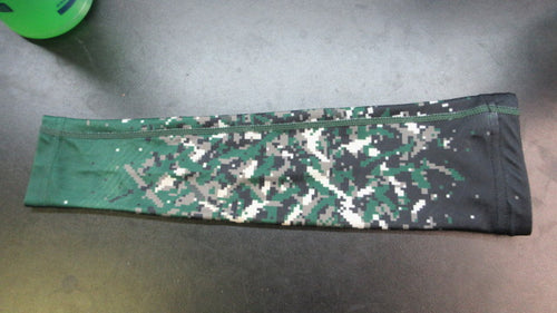 Used B Driven Sports Digital Camo Green Arm Sleeve Youth Size Large