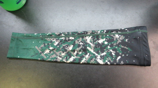 Load image into Gallery viewer, Used B Driven Sports Digital Camo Green Arm Sleeve Youth Size Large

