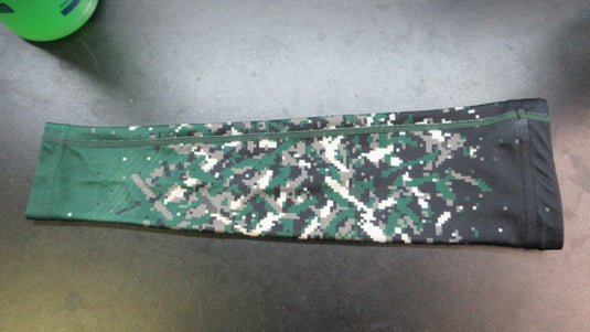 Used B Driven Sports Digital Camo Green Arm Sleeve Youth Size Large